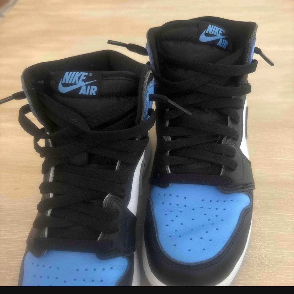Air Jordan 1 Retro High OG GS UNC Toe